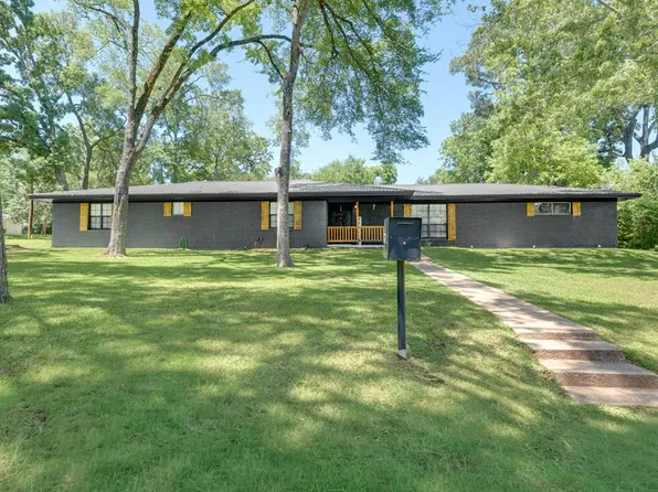 207 Lakeshore Dr, Palestine, TX 75801