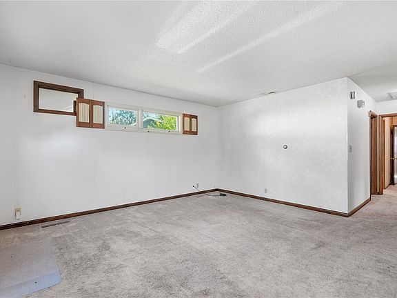 4th image of 1360 Starry Dr