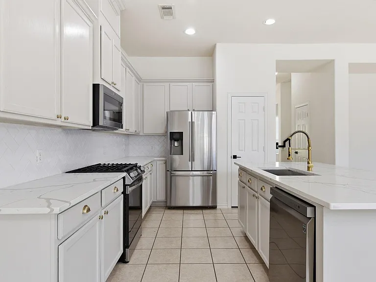 16023 Powder Springs Ln — Photo 18
