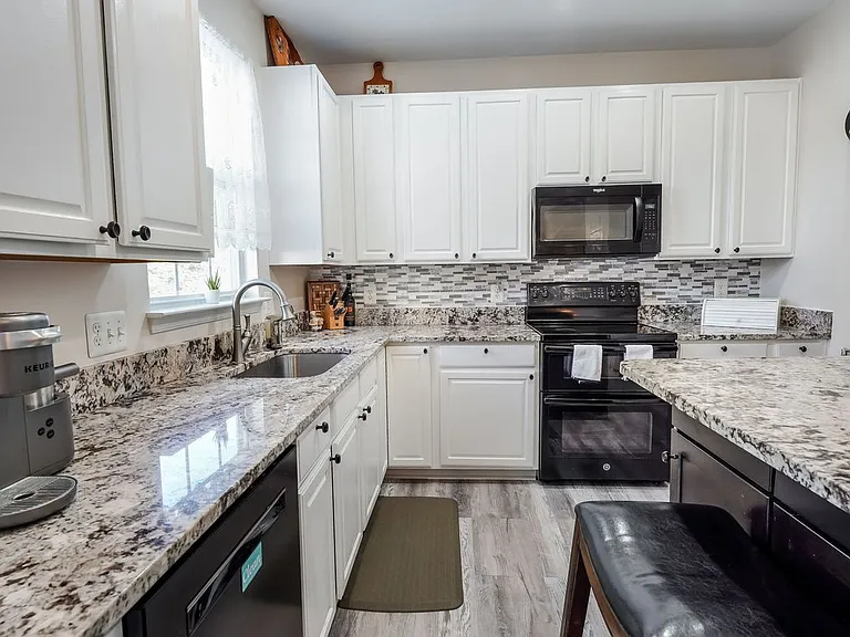 15575 Catamaran Ct — Photo 20