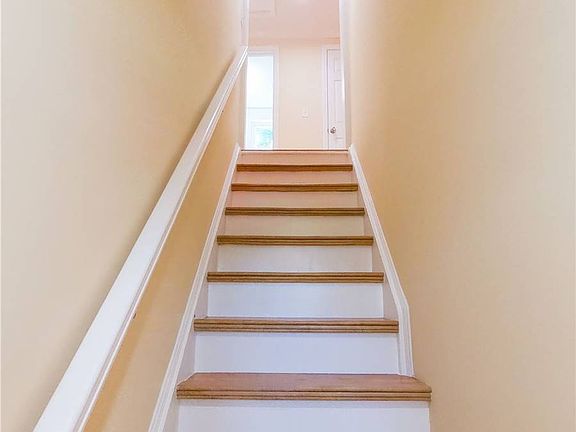 5th image of 252 Covert St