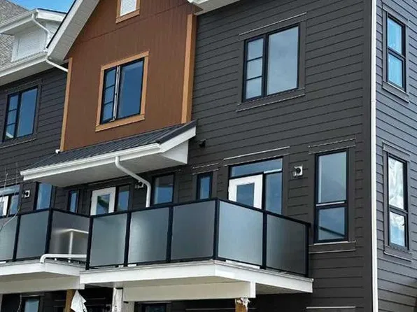 102 N Livingston Cmn NE, Calgary, AB T3P 1K1