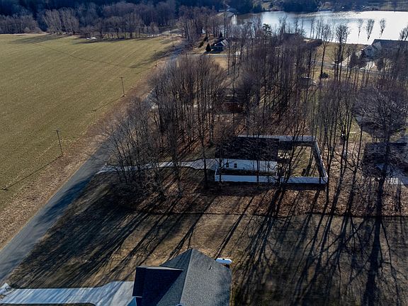 5th image of 3 W Harrison Rd