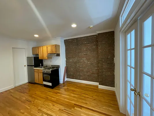 Rented by Crosstown Apartments NYC | media 11