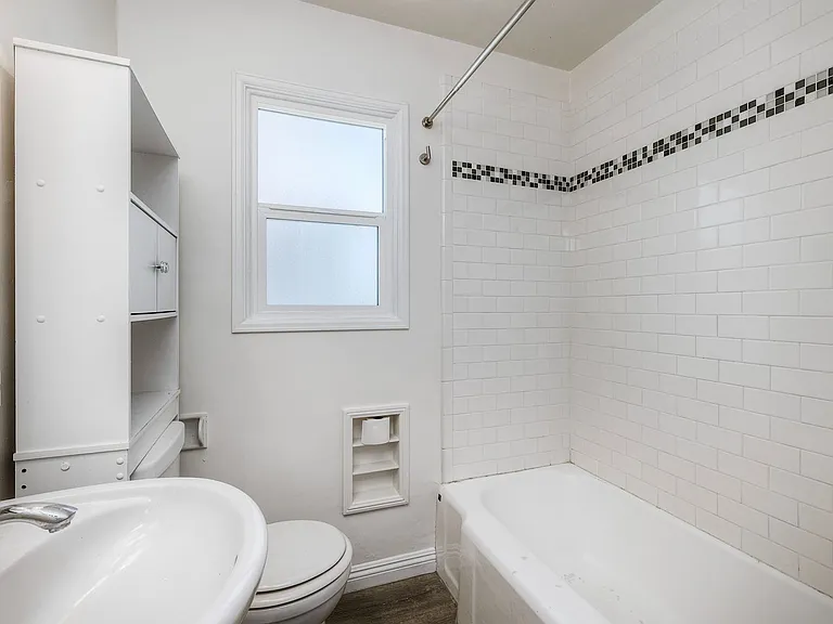 8800 Hayes St — Photo 18