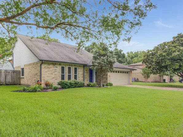 208 Old Oaks St, League City, TX 77573