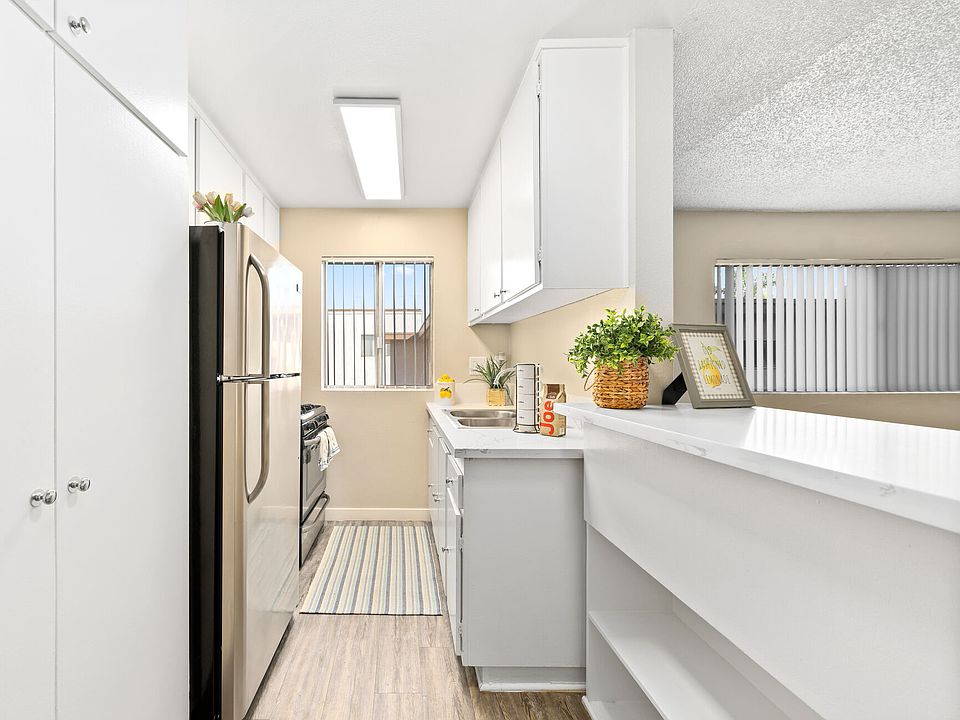 View of Summerview Beach Resort Luxury Apartments - 15353 Weddington St Sherman Oaks CA | Zillow