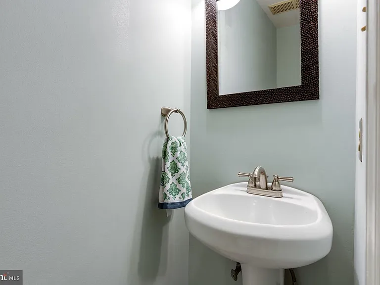 8019 Daffodil Ct — Photo 19