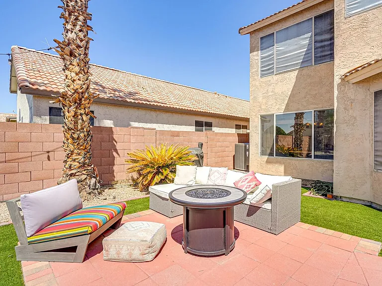 915 E Montoya Ln — Photo 19