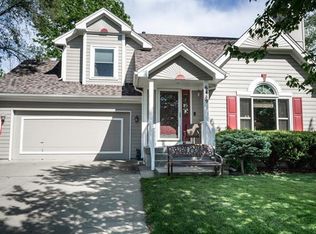 6489 Altus Dr, Parkville, MO 64152