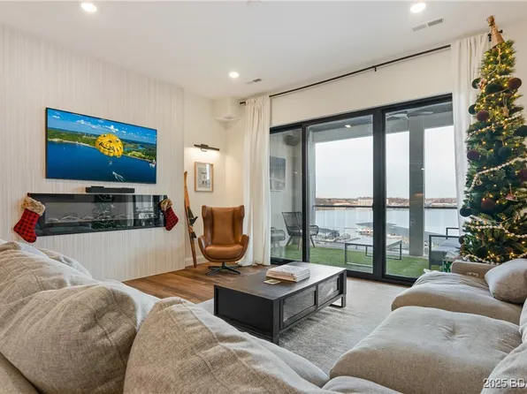 1035 Topsider Ln #516, Osage Beach, MO 65065