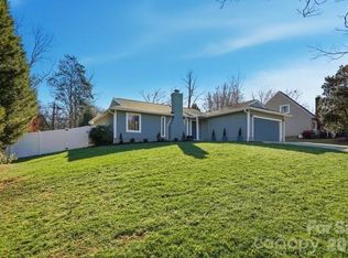 9803 Fairway Ridge Rd, Charlotte, NC 28277