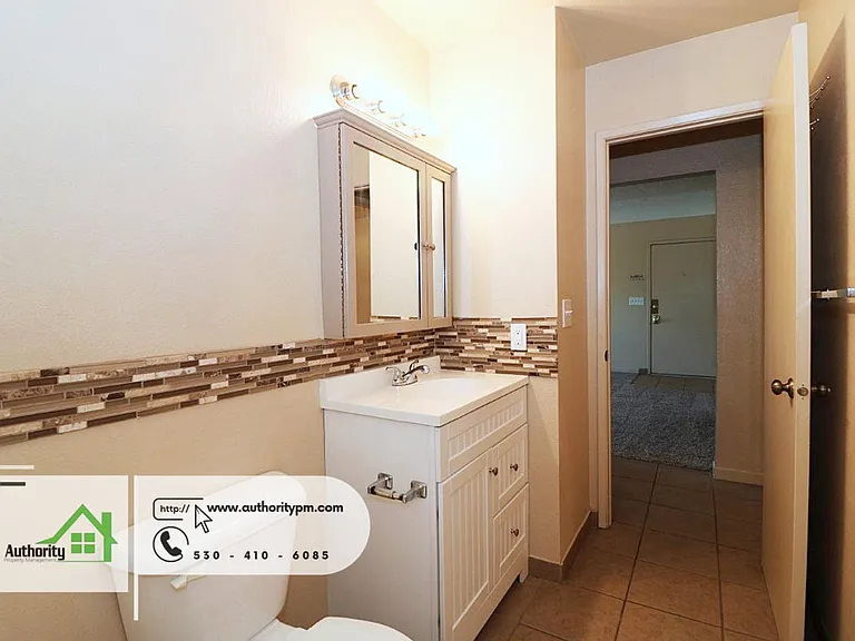 1553 Bramble Pl #4 — Photo 15