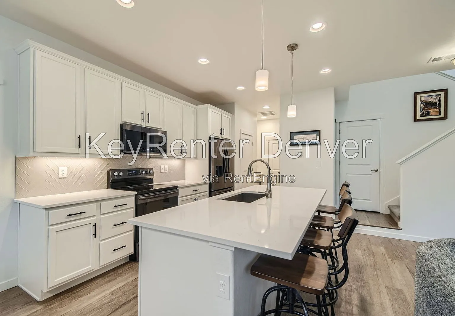 3 bed, 2.5 bath, 1501 sqft, $2,595 — Photo 2