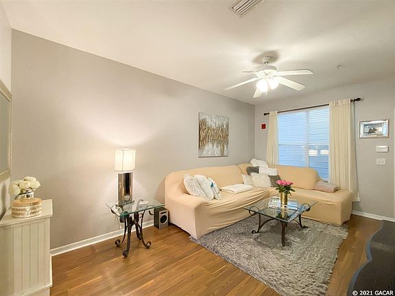 4th image of 621 SW 10th St APT 205