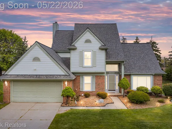 39456 Squire Dr, Novi, MI 48375
