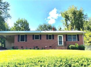 3133 Castle Ave, Hickory, NC 28601