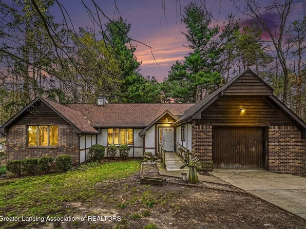 12103 Forest Meadow Dr, Perry, MI 48872