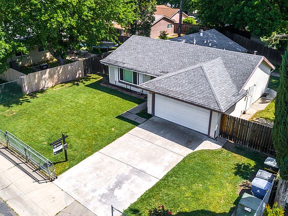 2nd image of 3140 Bridgeford Dr