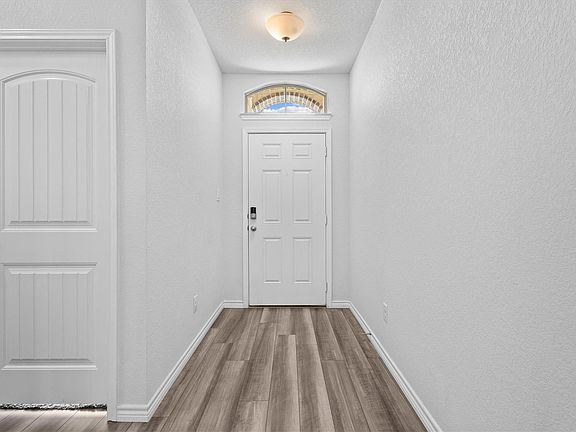5th image of 1939 Thorndyke Ln