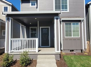 1215 Parkside Ave, Woodburn, OR 97071