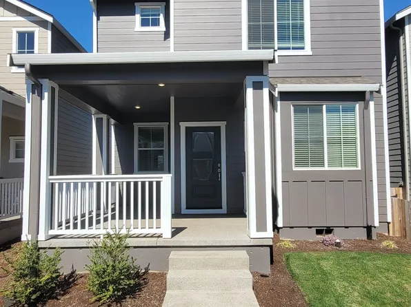 1215 Parkside Ave, Woodburn, OR 97071