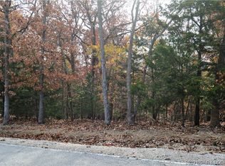 5 Country Club Dr, Lake Ozark, MO 65049