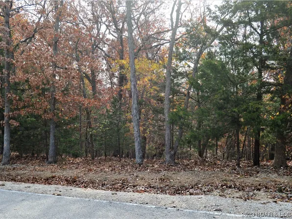 5 Country Club Dr, Lake Ozark, MO 65049