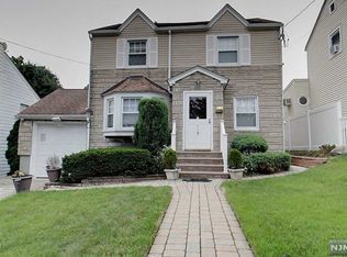 115 Crest Dr, Belleville, NJ 07109