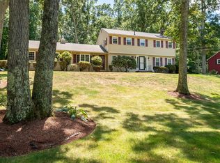 19 Chestnut Dr, East Greenwich, RI 02818