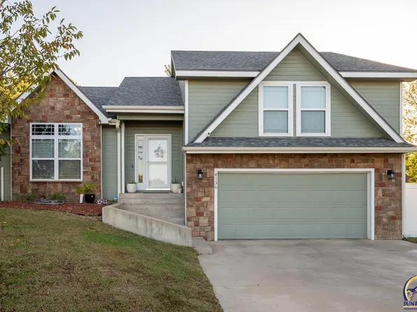 4136 SE Corinth Ct, Tecumseh, KS 66542