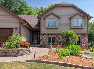 11335 Creekridge Dr, Eden Prairie, MN 55347