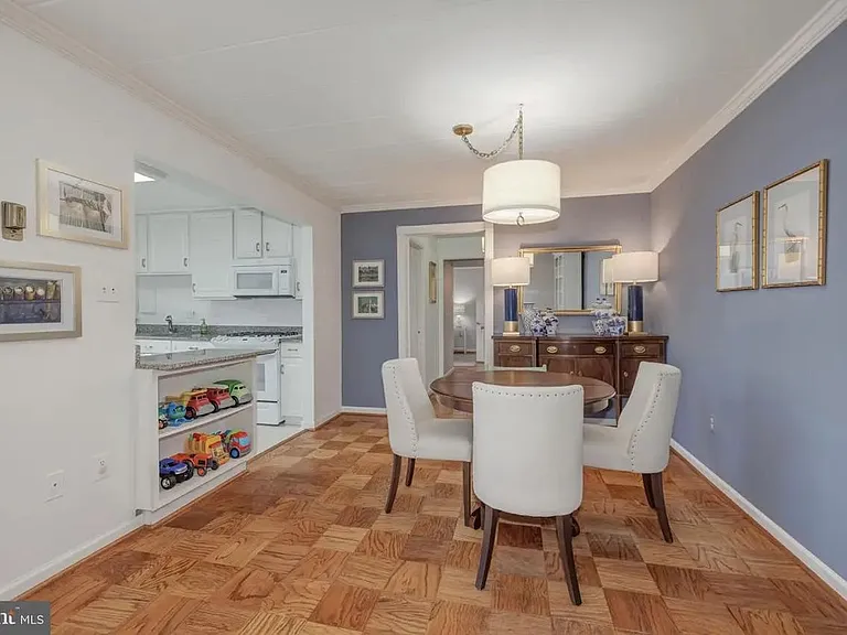 4800 Chevy Chase Dr #403 — Photo 3