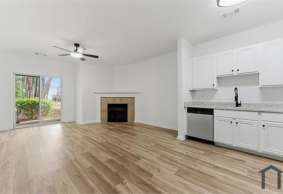 4th image of 585 McWilliams Rd SE Unit 1406
