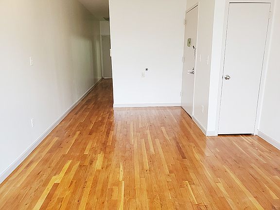 4th image of 125 Somers St #4