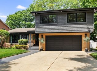 400 S Rose Ave, Park Ridge, IL 60068