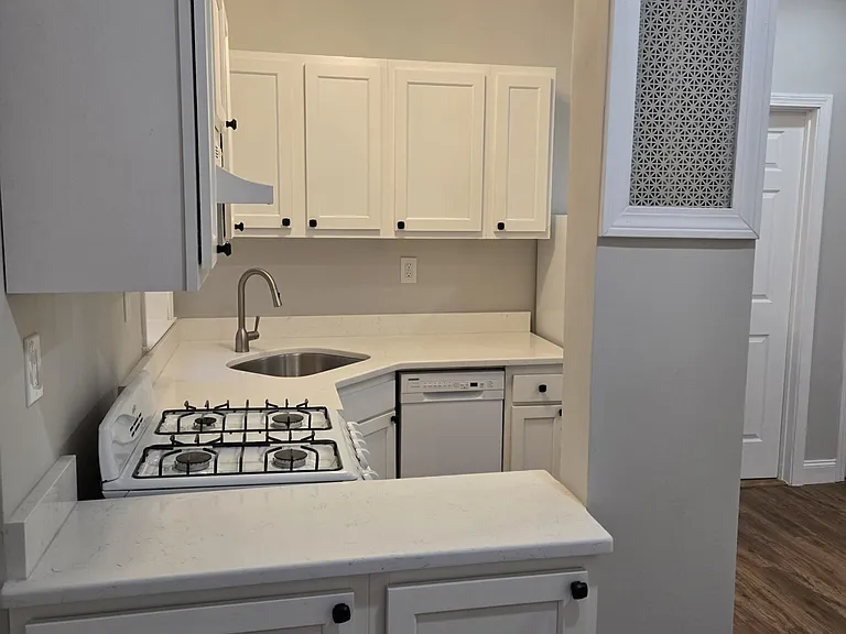 1197 Commonwealth Ave #8 — Photo 11