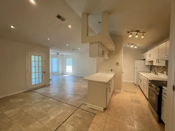 7368 Rose Terrace Ct, Charlotte, NC