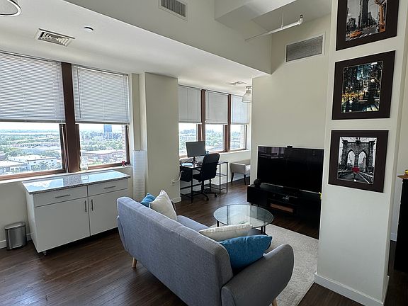 3rd image of 4 Beacon Way APT 702