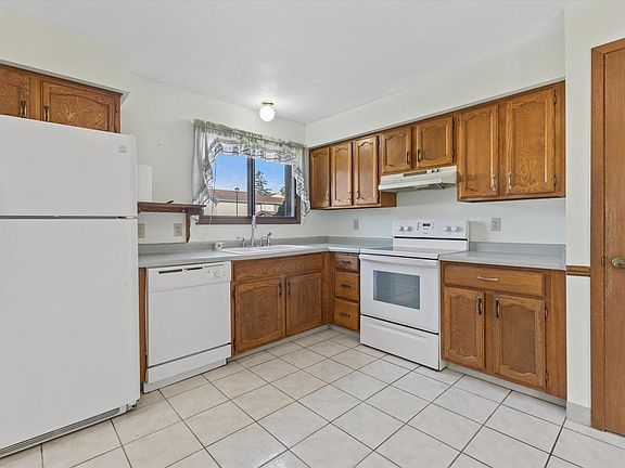 3rd image of 5736 Cambridge CIRCLE