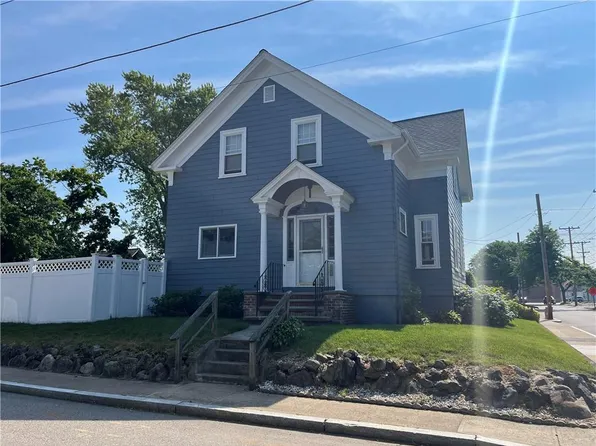 94 Harris St E, Riverside, RI 02915