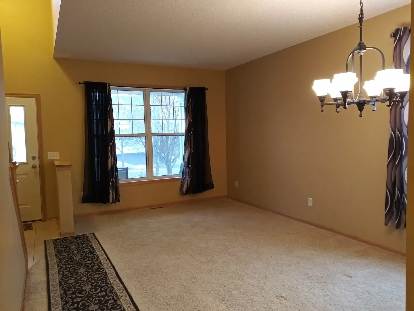 Single Family Home - Great location! — Photo 4