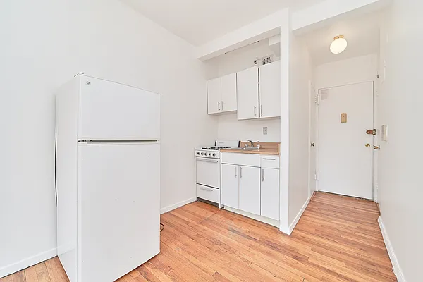 Rented by Living New York | media 8