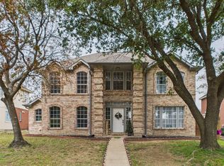 821 Woodridge Dr, Desoto, TX 75115