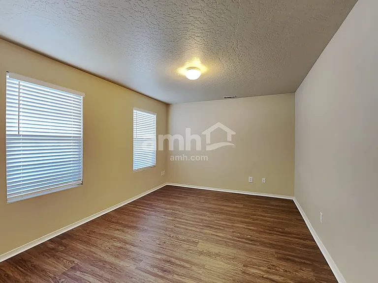 9517 W Shelborne Dr — Photo 8