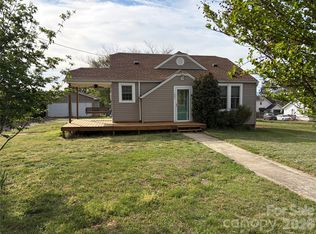 405 Jug Wilson St, Morganton, NC 28655