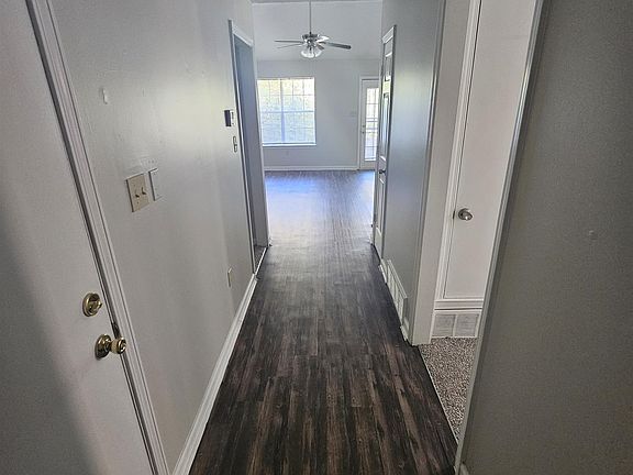 3rd image of 4721 Callaway Hills Dr