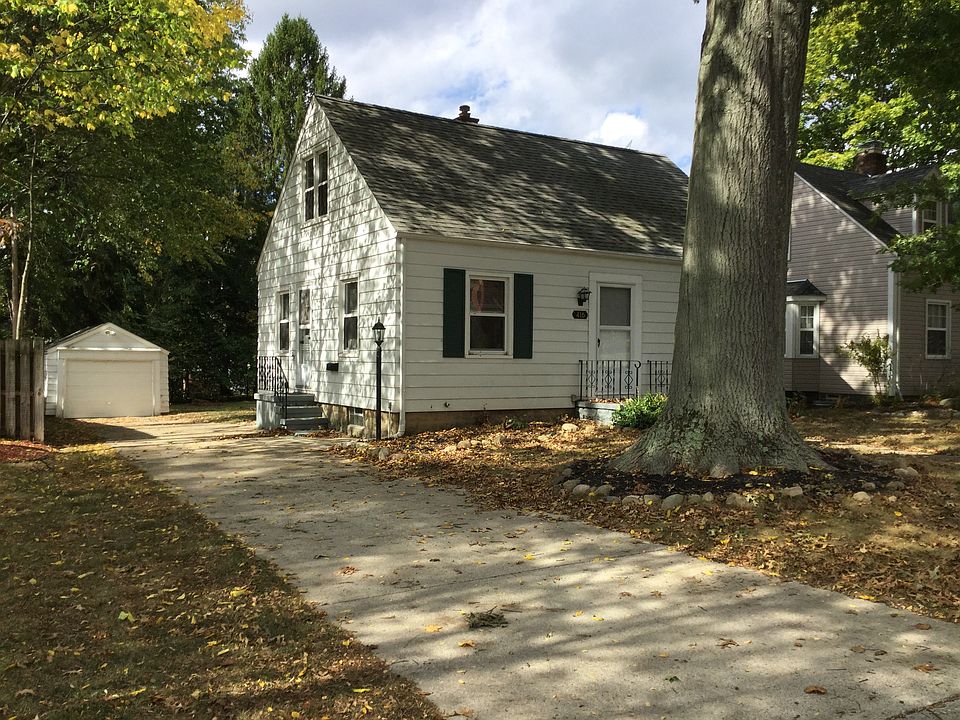 House and garage 