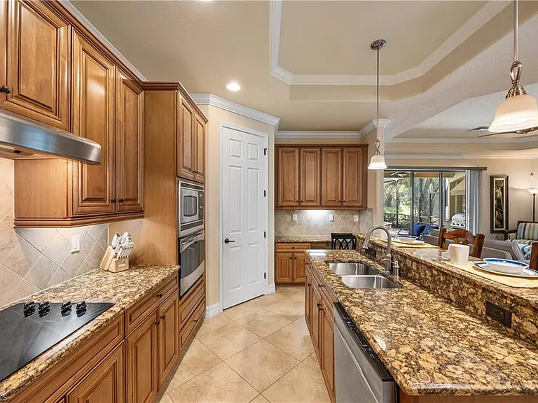 9234 Veneto Pl — Photo 14