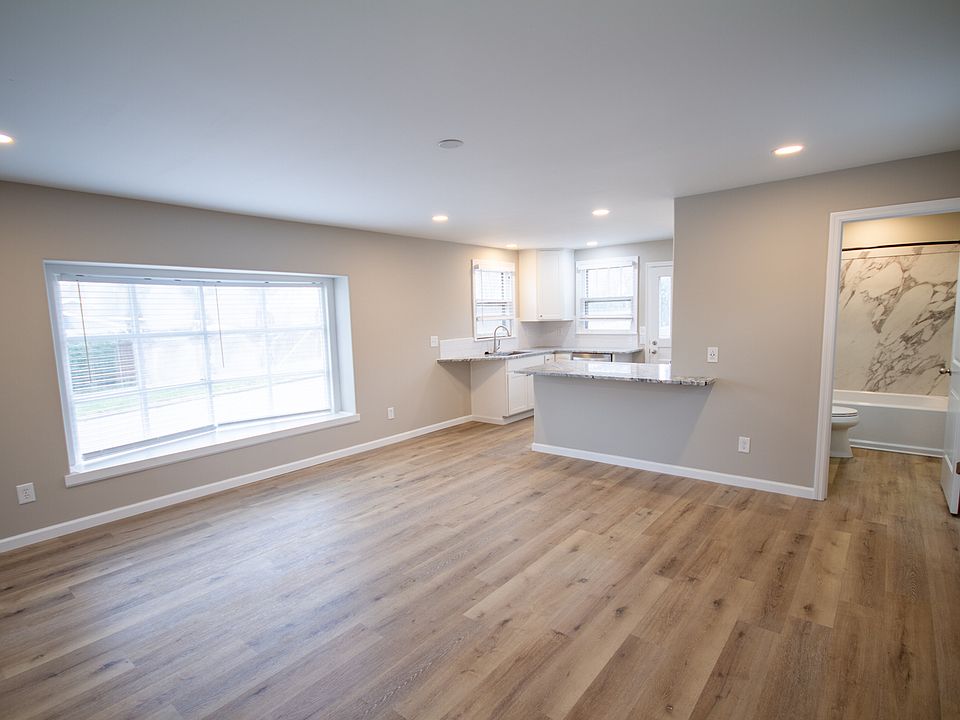 1st image of 2226 Blair Blvd #4